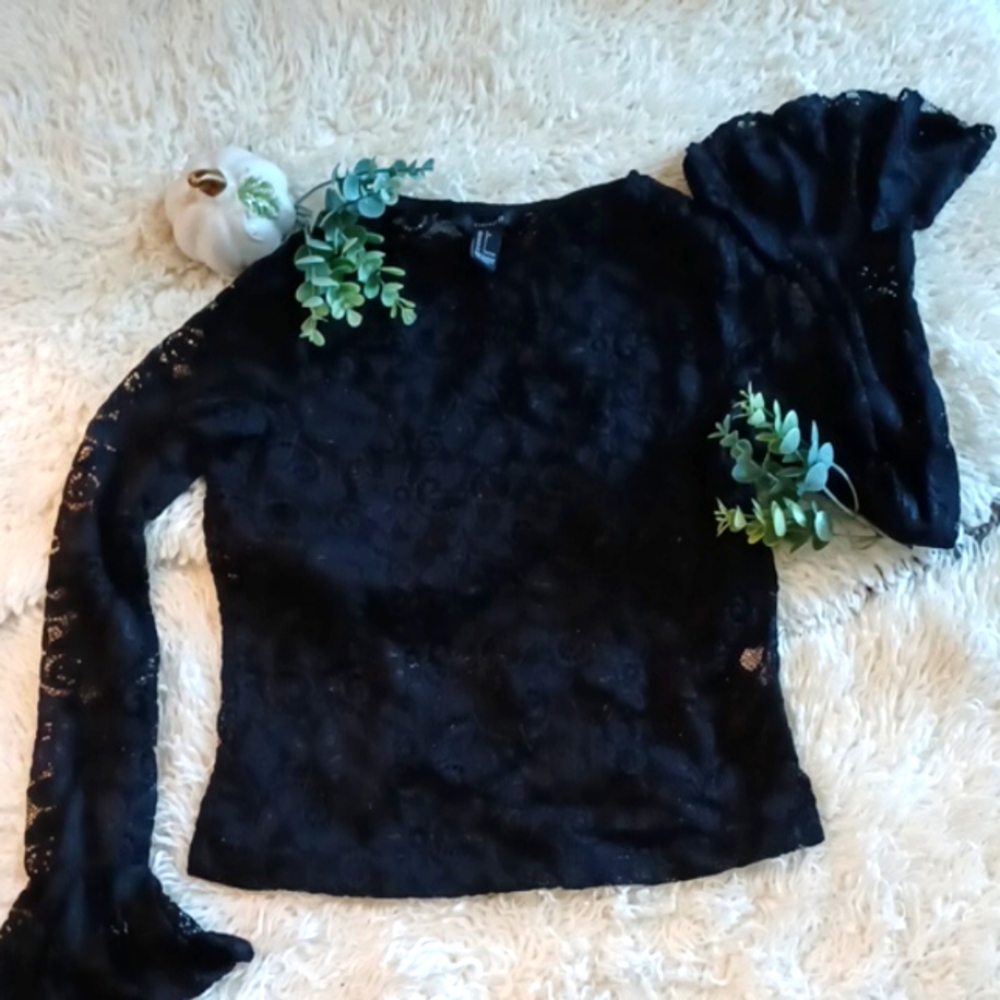 Forever 21 Size Large Black Lace Top